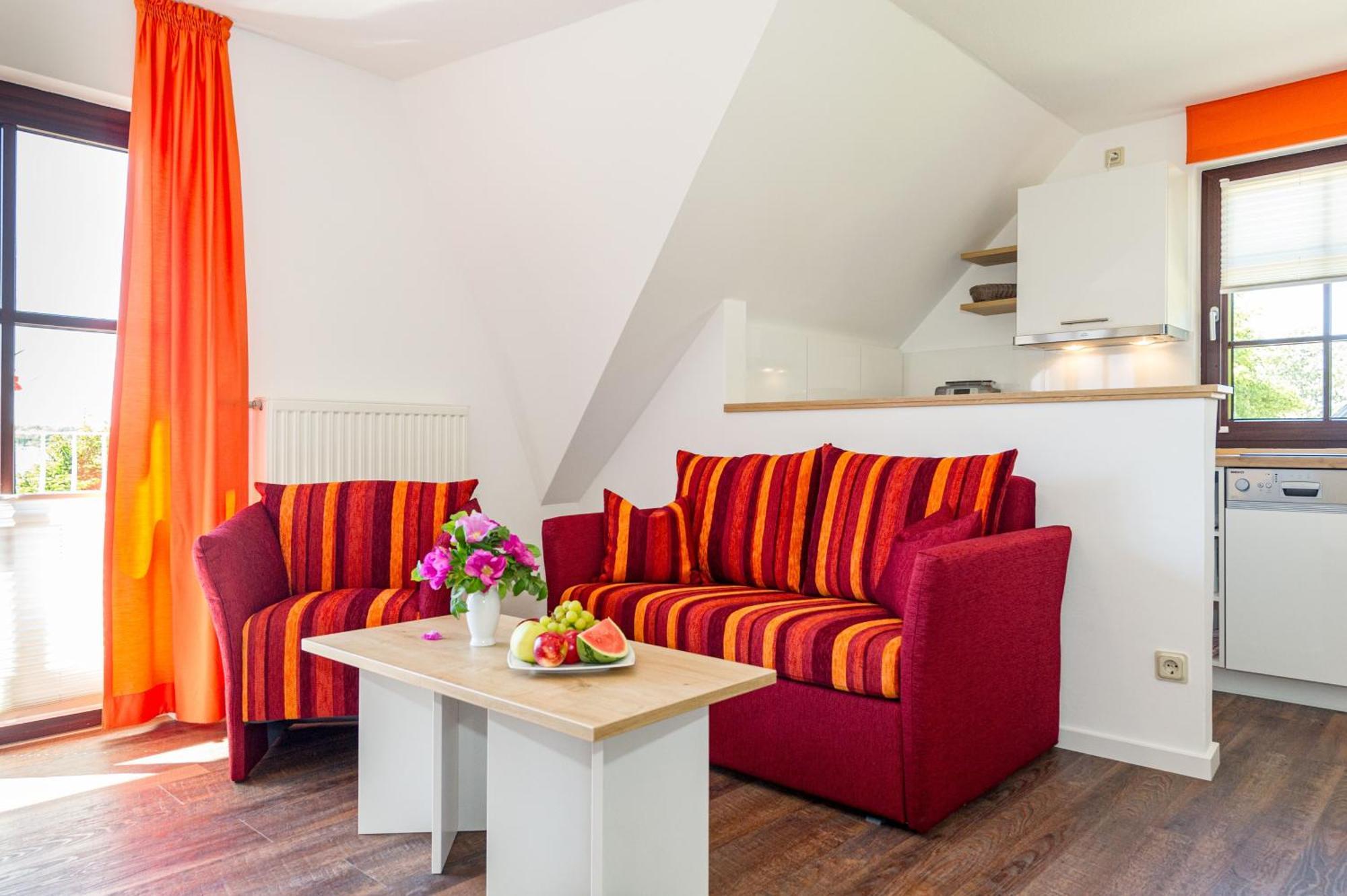 Selliner Ferienappartements Mit Balkon Und Seeblick Exterior photo